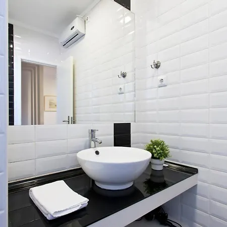 Aposentus - The First Apartment Porto