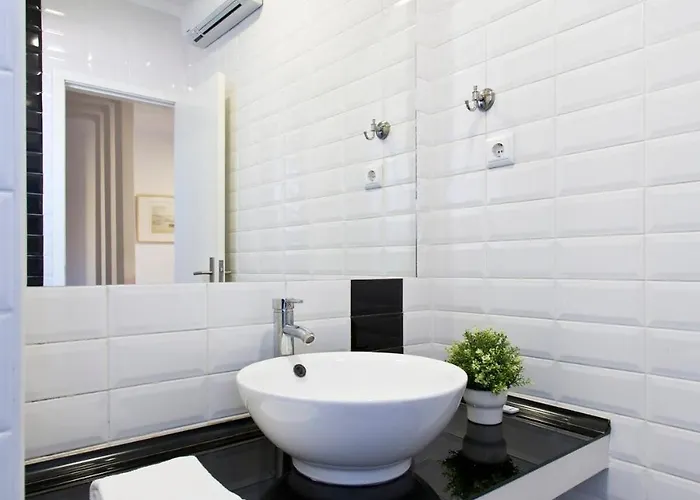 Aposentus - The First Apartmán Porto